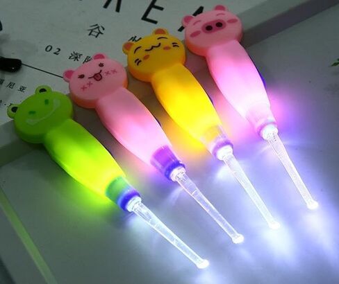 2pcs Ear Wax Removal LED Light Illuminated Ear Pick Remover,Cute Flashlight Earpick,Earwax Cleaning and Removal Tools for Adults and Children Ear Safe (Yellow cat & Pink Pig) in Kuwait