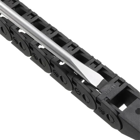 فتح سلسلة السحب جسر نوع R18 10X11mm حامل الكابل مع موصلات نهاية البلاستيك لآلات التوجيه باستخدام الحاسب الآلي الكهربائية in Saudi Arabia