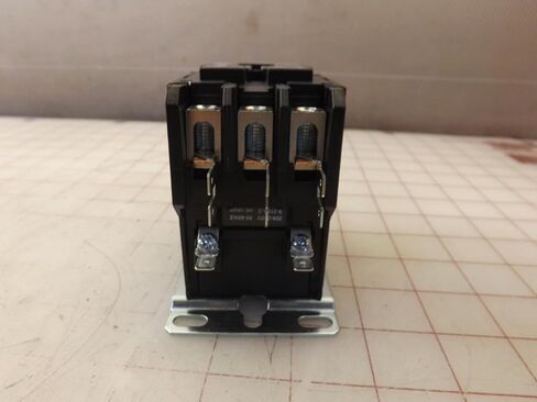 CUTLER HAMMER C25DNJ350B 50 AMP, 3 Pole, 240 VAC Coil, Box LUGS, Definite Purpose CONTACTOR, Open N-R in Saudi Arabia