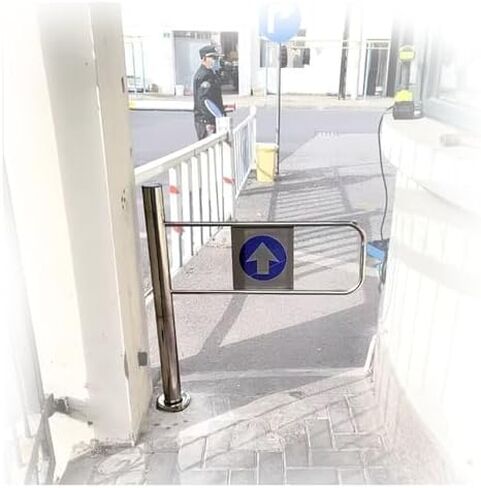 باب معدني مفتوح للخدمة الشاقة في اتجاه واحد، بوابة متأرجحة واحدة بعرض 50-100 سم، حاجز نصف خصر متين لمراكز التسوق، الارتفاع 100 سم - العرض 85 سم (33 4/9 بوصة) in Kuwait