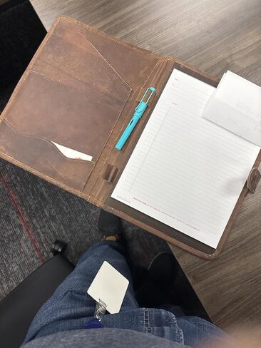 منظم محفظة جلدية مع سحاب للرجال نساء ، BADFOLOIO Business استئناف PAD PAD Portfolio Binder لـ A4/PAD ، مجلد الورقة الجلدية ، وثيقة الورقة (بنية) in Kuwait