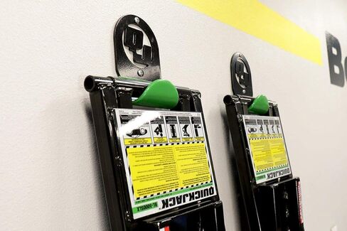 مجموعة شماعات الحائط المتينة QuickJack - حل تخزين عالمي لجميع المصاعد (مجموعة من 2) in Kuwait