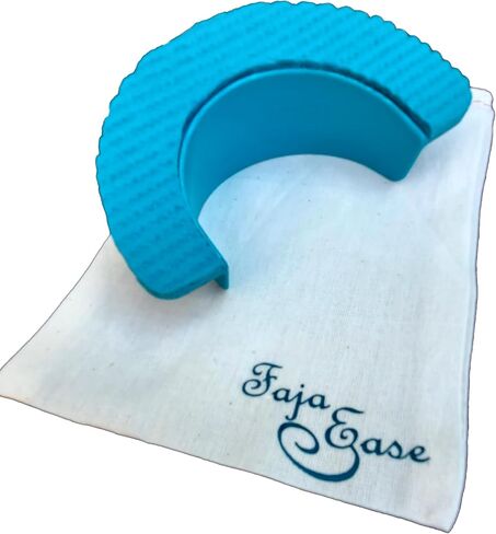 The device retracts & expands the opening of fajas for bowel movement. An essential faja accessory for going to the bathroom while having to wear a compression garment for a long duration in Saudi Arabia