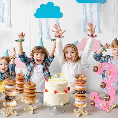 مجموعة من 5 قطع من حامل الدونات، حامل عرض جداري على شكل دونات خشبي مع 4 قطع حامل برج الدونات، حامل لوح الدونات لطاولة الحلوى وحفلات الزفاف وأعياد الميلاد وحفلات استقبال المولود الجديد (رقم 3) in Kuwait