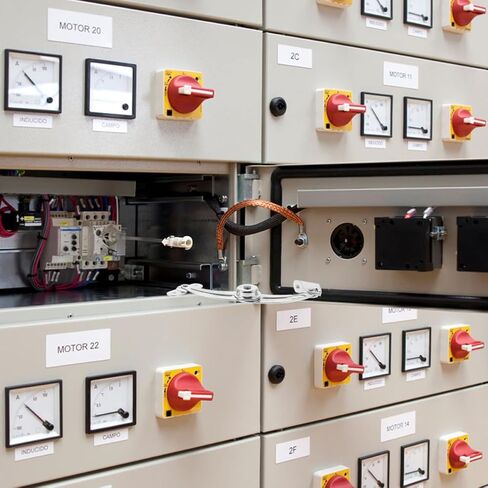 قطعتان من مفصلات إيقاف الأبواب الفولاذية المطلية بالنيكل لخزائن الفتح الأيمن، مفصلات دعم قفل صغيرة لأبواب الخزانات الكهربائية، محددات مصغرة ناعمة الإغلاق للاستخدام الصناعي in Kuwait