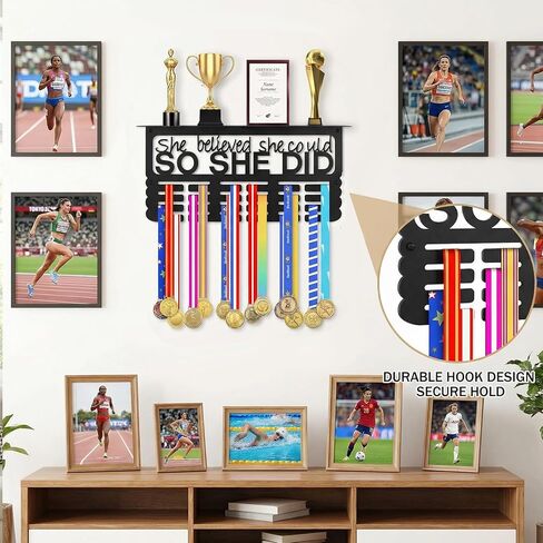 عرض شماعة ميدالية مع رف الكأس، حامل ميدالية السباق المعدني مع كلمات تحفيزية - لقد اعتقدت أنها تستطيع ذلك، عرض شريطي لعداءات السباق الرياضي، سهل التركيب in Kuwait