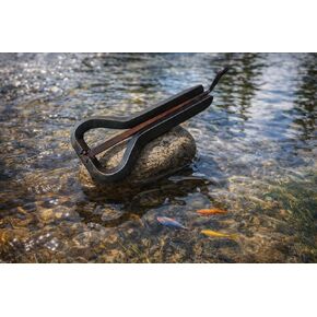 قيثارة الفك - لحنية، فولاذية، سوداء. نغمة عالية. درجة احترافية، مفتاح G2، 65 مم (2,5 بوصة). in Kuwait