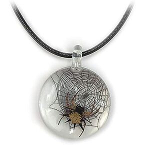 عنكبوت طائرة ورقية من بيك باغز على قلادة شبكة عنكبوت حقيقية محفوظة in Kuwait