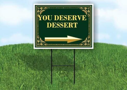 أنت تستحق الحلوى عيد القديس باتريك البرسيم الأيرلندي سهام ذهبية فاخرة على شكل حرف A من جانب واحد مقاس 23 × 23 بوصة. in Kuwait