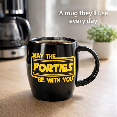 كوب قهوة "May the Forties Be With You" سعة 16oz - هدية مضحكة لعيد الميلاد الأربعين للرجال والنساء، كوب سيراميك آمن للاستخدام في غسالة الأطباق والميكروويف in Saudi Arabia