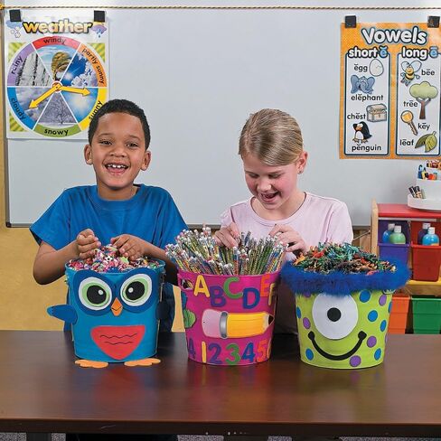 مجموعة دلو بلاستيكية ملونة زاهية مقاس 9 1/2 بوصة × 8 1/2 بوصة من Fun Express - 4 قطع، رائعة لعيد الفصح والحرف اليدوية وتخزين الفصول الدراسية والفرز والمنزل in Kuwait