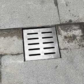 Removable Trough Guttering Drain Grate, 4-16 Inch Stainless Steel Channel Grating, Outdoor Square Well Covers for Concrete Floor, 55x55x2cm/21.6x21.6x0.8in in Kuwait
