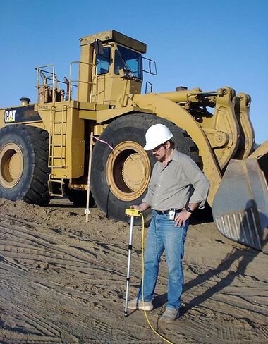 PRO-2030 High Precision Altimeter for No Line-of-Sight, No Distance Error, Bubble-Free Leveling Tool, Includes Unipod, Protective Boot, Anchoring Stakes, and User Guide in Saudi Arabia