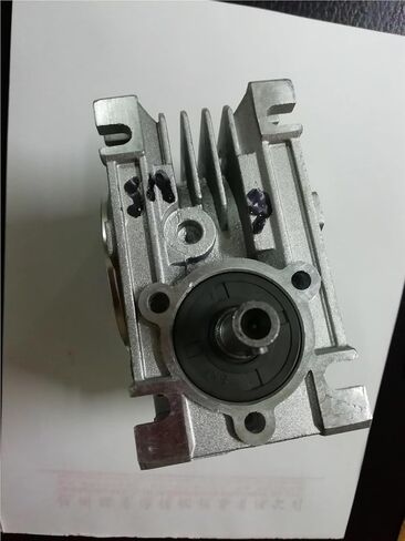 Worm Reducer NRV050-VS 14mm Double Input Shaft Ratio 7.5:1-80 :1 90 Degree Speed(Ratio 80 to 1) in Kuwait