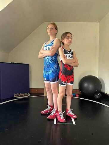 مصارعة أثينا - قميص حر للسيدات/الفتيات ذو صبغ أحمر in Kuwait