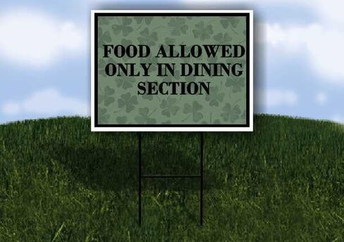 الطعام مسموح به فقط في قسم تناول الطعام، أسهم يوم القديس باتريك الأيرلندية البرسيم الداكن، سهام اتجاهية على شكل حرف A مزدوجة الجوانب مقاس 23 × 23 بوصة. in Kuwait