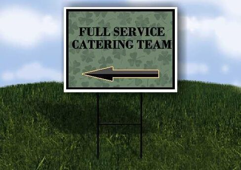 فريق تقديم الطعام ذو الخدمة الكاملة، يوم القديس باتريك الأيرلندي البرسيم الداكن، سهام على شكل حرف A من جانب واحد مقاس 23 × 23 بوصة. in Kuwait