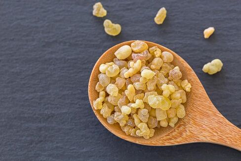 Indian Frankincense 100% Pure Natural Gum Organic Aromatic Tear Rock Incense Tree Sap Olibanum Bulk Boswellia Serrata (4 Ounce) in Saudi Arabia