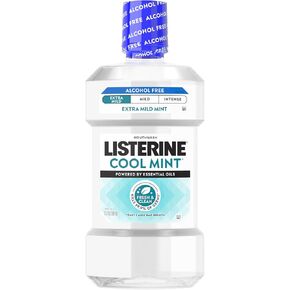 غسول الفم ليسترين خفيف جدًا خالي من الكحول، غسول الفم مدعم بالزيوت العطرية يقتل 99.9% من الجراثيم التي تسبب رائحة الفم الكريهة من أجل فم نظيف، بدون أصباغ إضافية، نكهة نعناع باردة خفيفة، 1 لتر in Kuwait