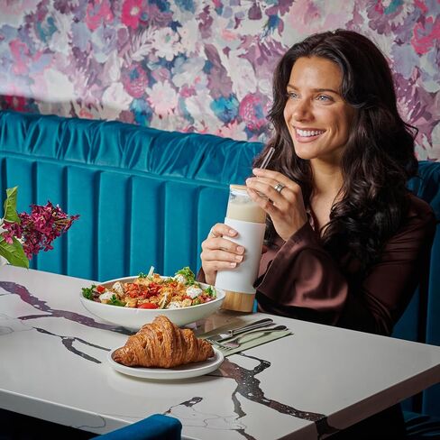 Premium 20oz Glass Tumbler Cup with Straw and Bamboo Lid & Base with Protective Silicone Sleeve - BPA Free - Growler Water Bottle Reusable Drinking Glasses Cup for Iced Tea, Coffee, Smoothie - White in Kuwait