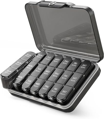 منظم حبوب الدواء الأسبوعي 3 مرات في اليوم، صندوق حبوب الدواء قابل للفصل 7 أيام 3 مرات في اليوم مع تصميم مقاوم للرطوبة، حقيبة حبوب دواء يومية محمولة مقاومة للضوء للحبوب والفيتامينات وزيت السمك والمكملات الغذائية (بني) in Kuwait