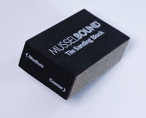 كتلة صنفرة بلاط الحائط من MusselBound® ذات حبيبات مزدوجة (خشنة ومتوسطة) لحواف البلاط ذات لمسة نهائية احترافية سهلة وسريعة. in Kuwait