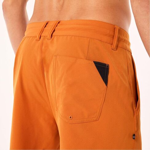 Oakley Men's Cruiser Cargo 21 Recycled Hybrid Short in Saudi Arabia