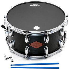 طبلة كمين مقاس 14 بوصة × 8 بوصة مع غلاف هجين من خشب الزيزفون والبتولا، وأسلاك كمين مكونة من 40 ضفيرة، للطلاب والاستوديو والبث المباشر، قابلة للتعديل السريع، تتضمن مفتاح الطبل + أعواد طبلة نايلون عالية القوة عشوائية 5 أمبير، باللون الأسود in Kuwait