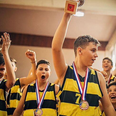 Patriotic Basketball Medal - 3 Inch Zinc Alloy Basketball Medal with Hoops Medallion with Stars, Patriotic Sports Award Medal for Basketball Competitions, Tournaments & Recognition in Kuwait