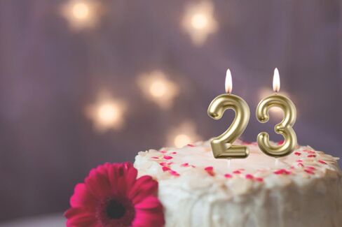 شموع عيد ميلاد سوداء مقاس 2.35 بوصة و32، رقم 23 و32 لتزيين الكيك للرجال والنساء وحفلات أعياد الميلاد in Saudi Arabia