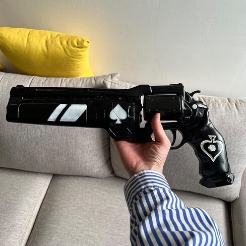 من Destiny 2 Ace of Spades دعامة سلاح PVC من البلاستيك الصلب. آمنة، لا يسمح بإطلاق النار in Saudi Arabia