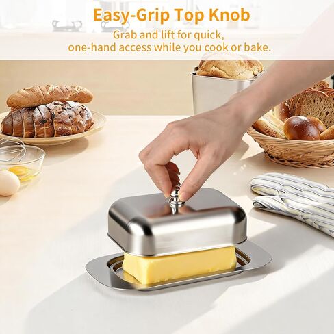 طبق زبدة من الفولاذ المقاوم للصدأ مع غطاء ومقبض، مقاس 7.5 بوصة × 5 بوصة، يناسب 2 عصا زبدة قياسية أو أوروبية، متين وغير قابل للكسر، وآمن للطاولة والثلاجة in Kuwait