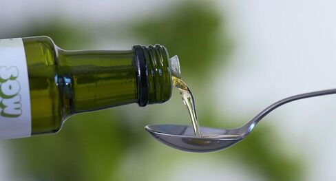 Seeds of Wellness - Organic Chia Seed Oil, Essential Bio Nutrients, Fatty Acids Omega-3 ALA Plant-Based, Cold-Pressed, Unrefined, Non GMO, 16.9 Fl Oz (500 ml) Glass Bottle, Pack of 1, Chile in Kuwait