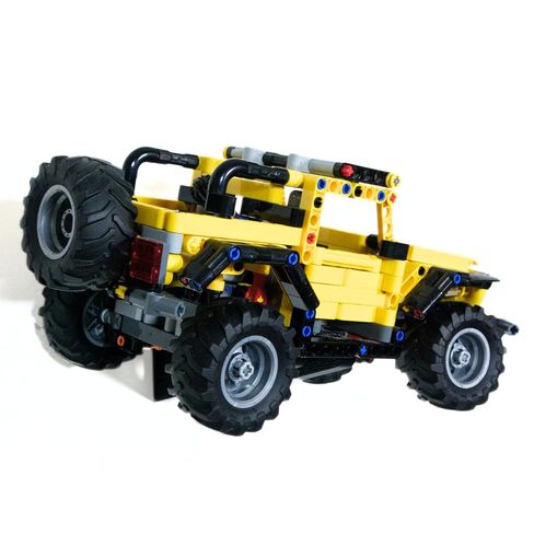 حامل حائط لسيارة Lego Technic Jeep Wrangler (42122) - حامل عرض آمن وأنيق للطرق الوعرة، حامل موفر للمساحة، سهل التركيب in Kuwait