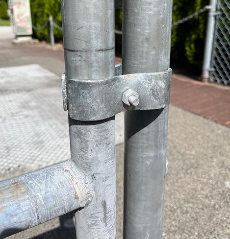 مشابك بيت الكلب ومشابك الألواح لسياج ربط السلسلة مصنوعة لتناسب أعمدة مستديرة مقاس 1 3/8 بوصة. مشبك ربط السلسلة، ومشابك لوحة السياج ومشبك السرج لبيوت الكلاب، والموصلات المجلفنة. (1-3/8 بوصة (8 قطع) in Kuwait