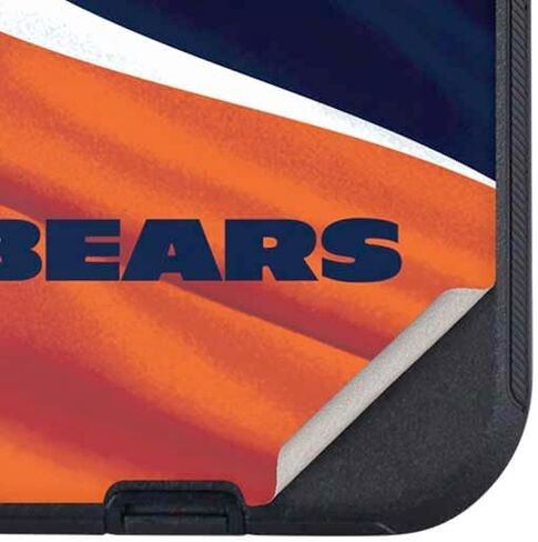 غلاف هاتف Skinit متوافق مع OtterBox Defender iPhone 13 - تصميم NFL Chicago Bears المرخص رسميًا in Saudi Arabia