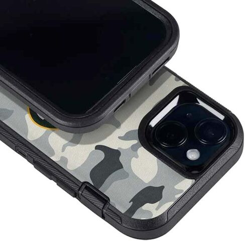 غلاف هاتف Skinit متوافق مع OtterBox Defender iPhone 14 - تصميم مموه مرخص رسميًا من NFL Green Bay Packers in Saudi Arabia