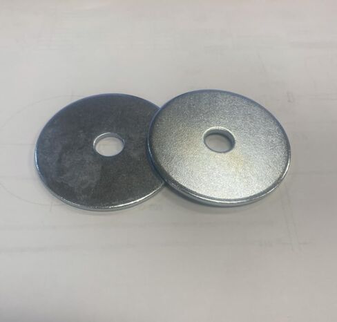 2.5"OD x .5"ID x 1/8" THK Fender Washer/Clear Zinc Plate. Qty: Set of 2 in Saudi Arabia