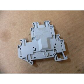 اكتب Uttb 4 محطة كتلة 30A 300V in Kuwait