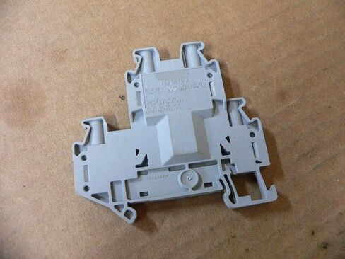 اكتب Uttb 4 محطة كتلة 30A 300V in Kuwait