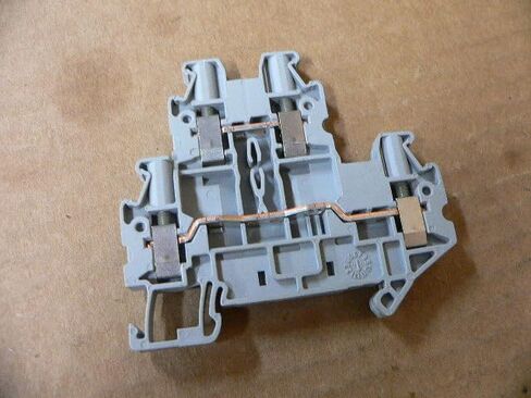 اكتب Uttb 4 محطة كتلة 30A 300V in Kuwait