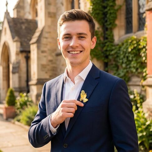 Serenity Prayer Brooch Pins Gold Praying Hands Vintage Lapel Badge Brooches for Women Fashion Jewelry Clothing Decoration Accessories in Kuwait