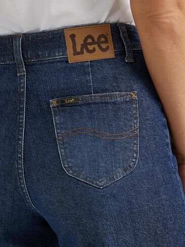 Lee Women's Legendary Wide Leg Seamed Crop Capri Jean in Saudi Arabia