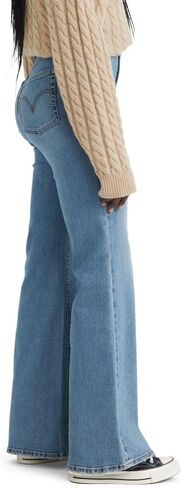 بنطال جينز نسائي ذو قاع جرس من Levi's in Saudi Arabia