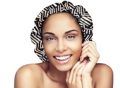 قلنسوة Glow By Daye Satin، قبعة نوم من الساتان مزدوجة الطبقات وقابلة للتعديل، كبيرة جدًا، كريم سانت لوسيا (زهور بيضاء) in Kuwait