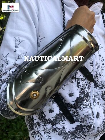 دعامات وظيفية للدرع الفارسي من العصور الوسطى in Kuwait