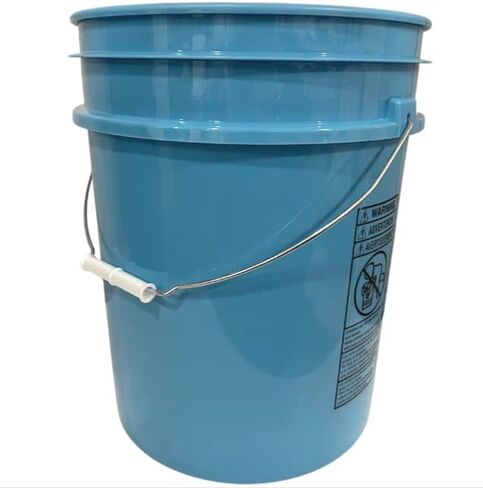 دلو من البلاستيك من فئة الطعام من هاوس ناتشورالز سعة 5 جالون مصنوع في الولايات المتحدة الأمريكية مع غطاء حشية مزدوج محكم الغلق ببرغي أزرق (عبوة من قطعتين) in Kuwait