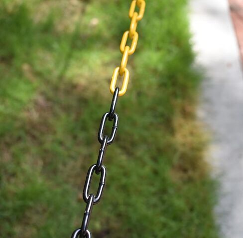 Barrier Chain Black/Yellow Chain 10 m - Warning Chain 4 mm with 2 Connecting Buckles - Construction Site Safety Chain Parking Barrier Made of Metal (10 Metres) in Kuwait