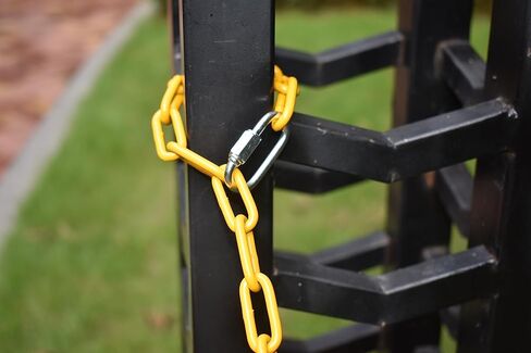 Barrier Chain Black/Yellow Chain 10 m - Warning Chain 4 mm with 2 Connecting Buckles - Construction Site Safety Chain Parking Barrier Made of Metal (10 Metres) in Kuwait