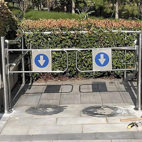 بوابة تأرجح أوتوماتيكية واسعة من الفولاذ المقاوم للصدأ، باب يدوي للمدخل، بوابة أمان محملة بنابض للخدمة الشاقة - حاجز معدني يفتح بزاوية 90 درجة، باب في اتجاه واحد يُغلق تلقائيًا لممرات السوبر ماركت والهند in Kuwait